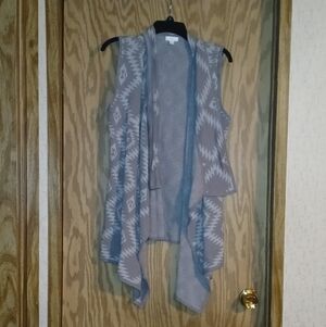 Charming Charlie Geometric Gray Cardigan